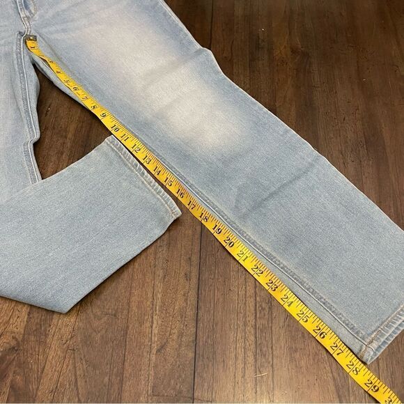 Old Navy High-Waisted Wow Straight Jeans - Picture 7 of 9